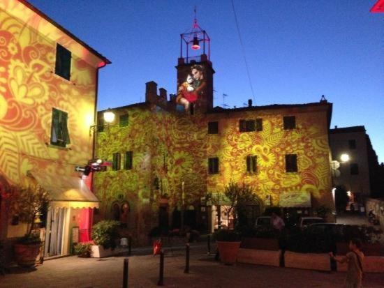 Casolare Isabella "Il Rifugio Dei Vinili" And Alice'S Room Ponsacco Exterior foto